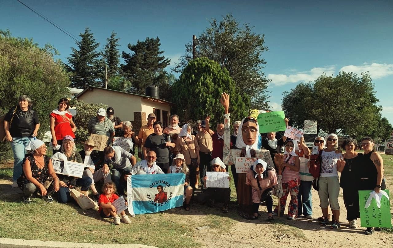 CON PAÑUELOS BLANCOS EN LA RUTA: MARCHA Y RONDA CONTRA LA REFORMA LABORAL EN PUNILLA A 50 AÑOS DEL GOLPE