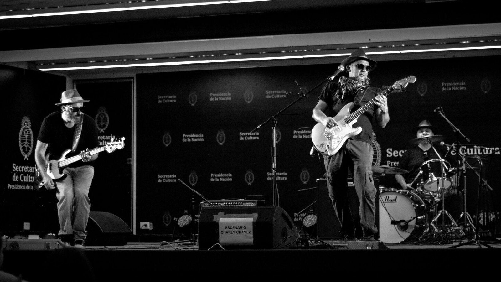 LOS SOCIOS DEL CLUB PRESENTAN “MARTES”, SU NUEVO BLUES ELÉCTRICO CON ESPÍRITU DE ENCUENTRO