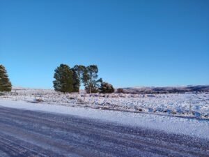 LA RUTA PROVINCIAL 28 AMANECIÓ CUBIERTA DE NIEVE TRAS LAS INTENSAS PRECIPITACIONES