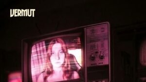 DE TANTI AL MUNDO: «VERMUT», EL STREAMING SERRANO QUE ANALIZA LA POLÍTICA «CON UN TRAGO EN LA MANO»